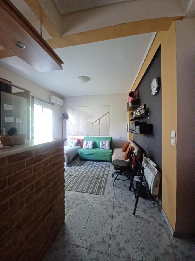 Appartement Warm Cozy & Quiet à Athènes Extérieur photo