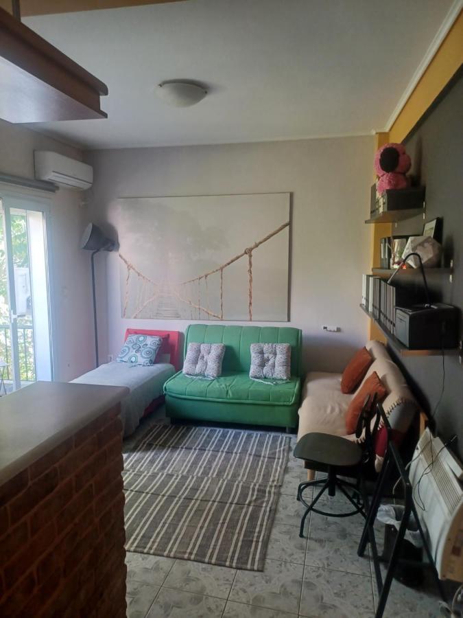 Appartement Warm Cozy & Quiet à Athènes Extérieur photo